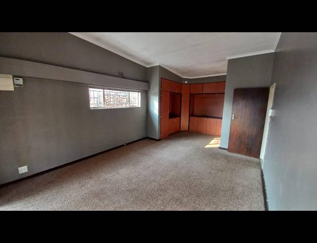 2 BEDROOM PROPERTY TO RENT IN PRETORIA GARDENS
